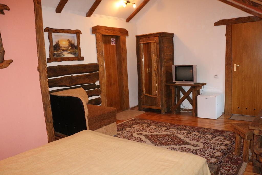 Eco Grill Hotel Restaurant Aquarius Lviv Room photo